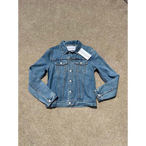 NWT Calvin Klein Jeans Logo Cotton Denim Trucker Jacket – Size Medium - Picture 1 of 7